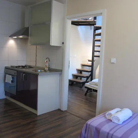 Apartmanhotel Mystayprague 3*